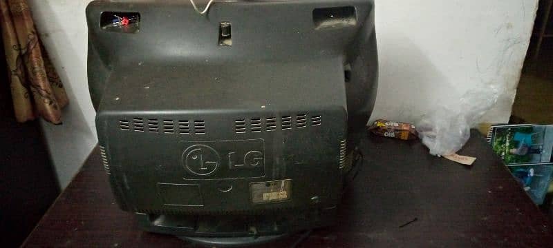 27 inches LG T. V used but still in good condition 5