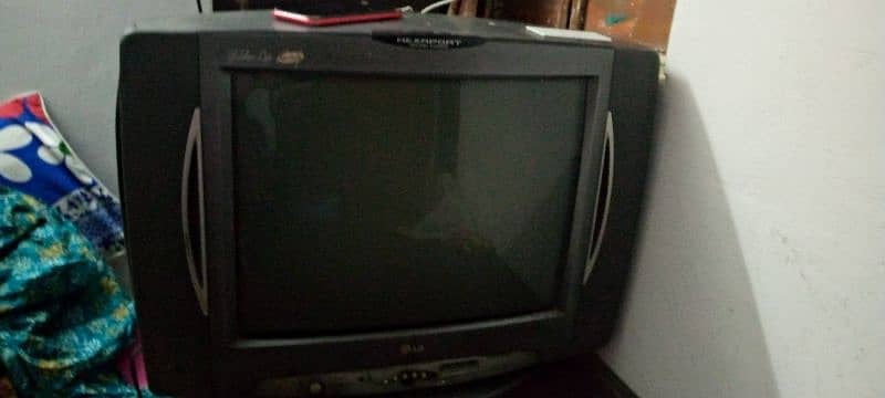 27 inches LG T. V used but still in good condition 7