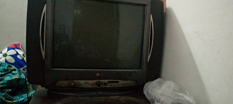 27 inches LG T. V used but still in good condition 8