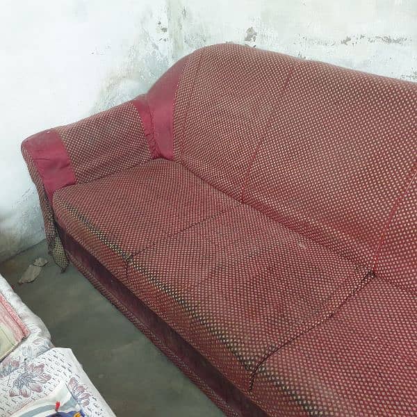 Sofa 3 seaters at lowest price 4