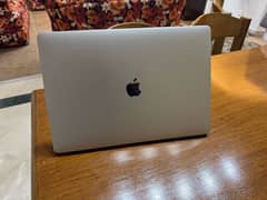 MacBook Pro 2019 in 15.4 inch in Warranty