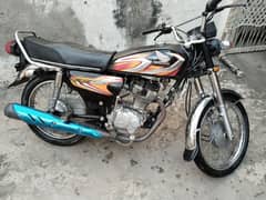 Honda 125 new condition me available ha 0