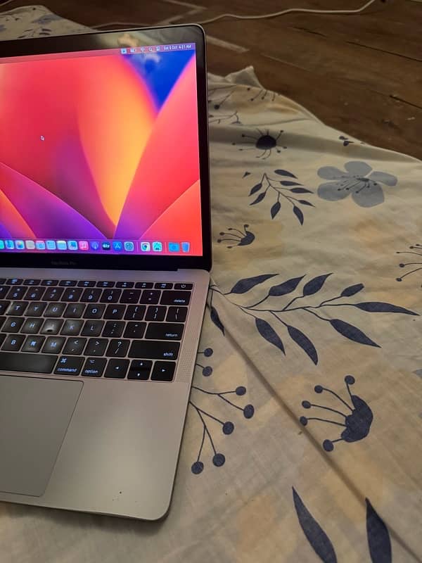 MacBook Pro 2017 in Neat & Clean Condition 4