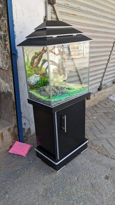 aquarium with all accessories 2