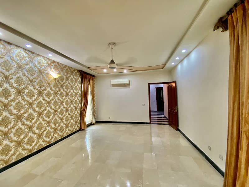 DHA PHASE 2 2 KANAL HOUSE FOR RENT IN T BLOCK 7