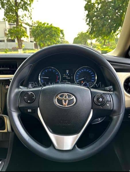 Toyota Corolla Altis Nov 2022, on my name, total genuine, scratchles 6