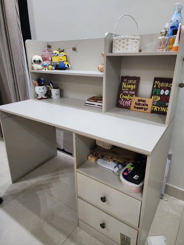 Study Table Good condition 1