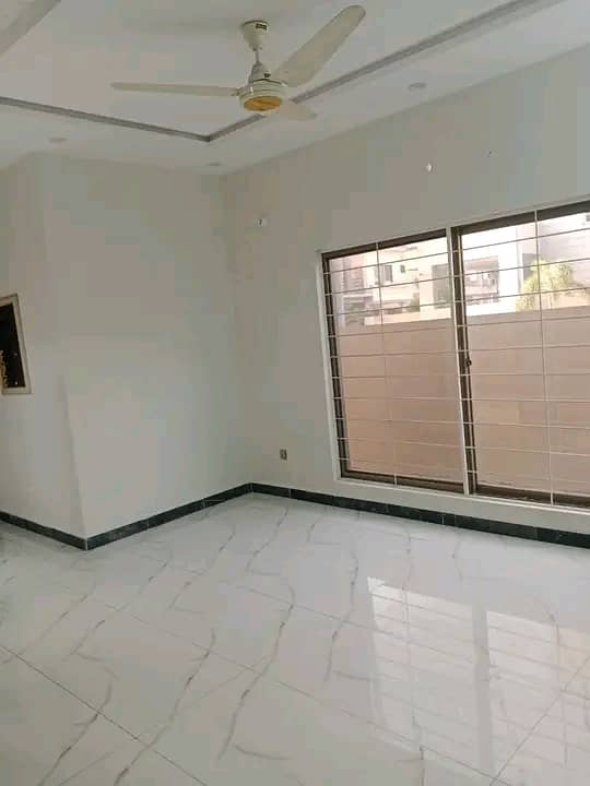 BEAUTIFUL UPPER PORTION FOR RENT AVAILABLE WITH GAS 2