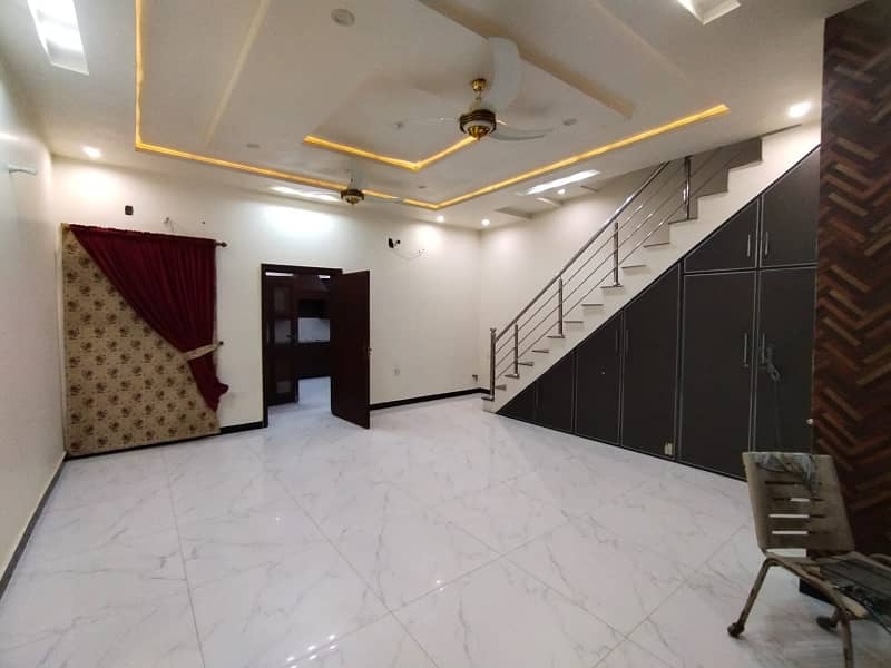 13 Marla Single Storey Good Conditioned House For SaleKhayyaban Colony No. 2 Near To Susan Road Madina Town FSD 10