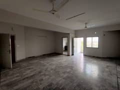 Main Double Road Located 1200 Sqft 3rd Floor Office Available On Rent 0