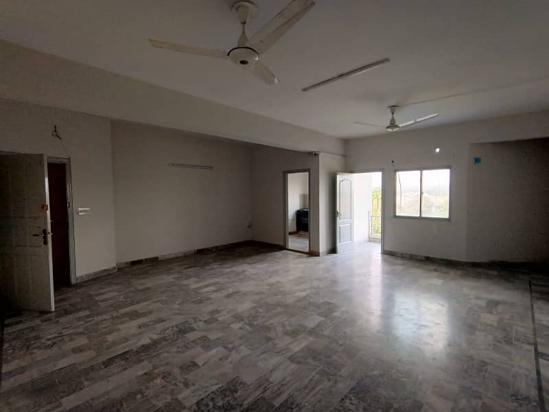 Main Double Road Located 1200 Sqft 3rd Floor Office Available On Rent 0