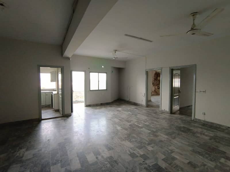 Main Double Road Located 1200 Sqft 3rd Floor Office Available On Rent 16