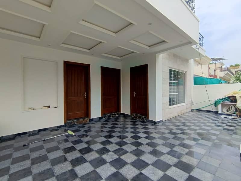 40x80 Triple Story House Is Available For Sale 25