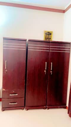 Urgent cupboard for sale (20,000)