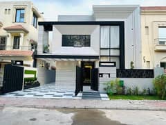 10 Marla Luxury Designer House For Sale In Bahria Town Lahore