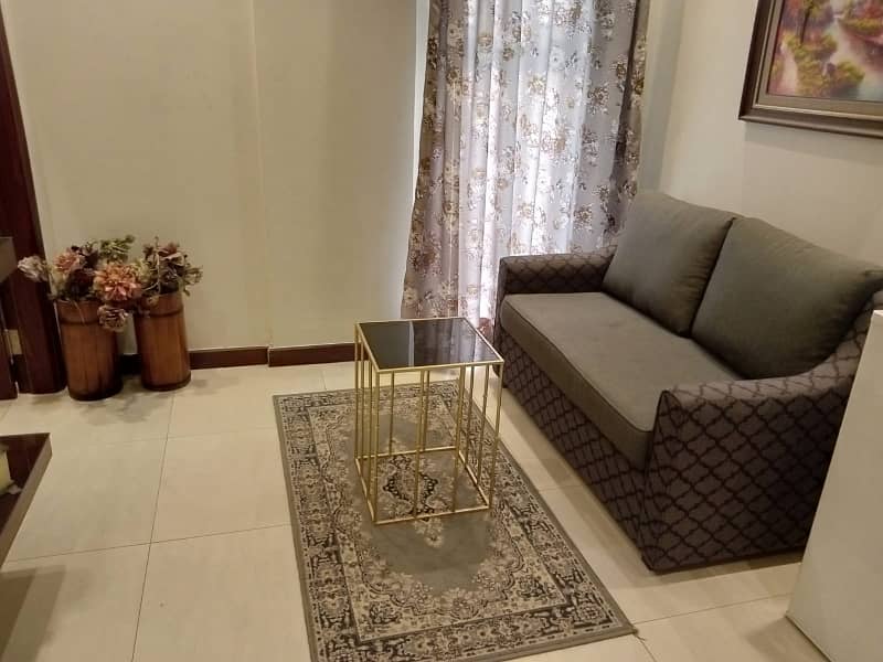 Bahria Town - Sector C 530 Square Feet Flat Up For rent 6