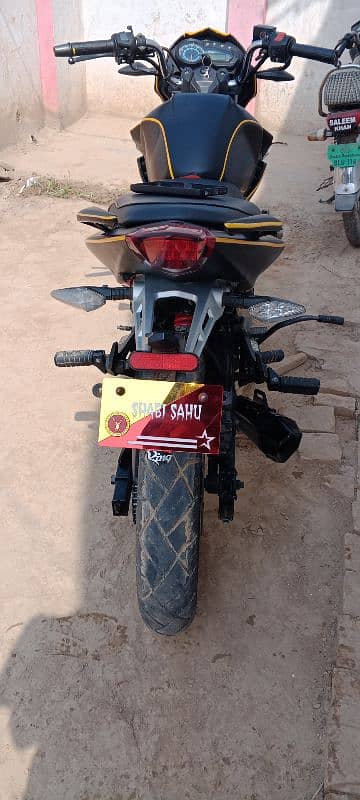 220000fnl 150cc salf start hai 10/10 hai 2017 model hai 1