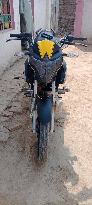 220000fnl 150cc salf start hai 10/10 hai 2017 model hai 2