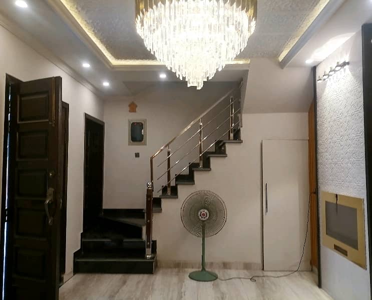 House For Grabs In 5 Marla Lahore 4