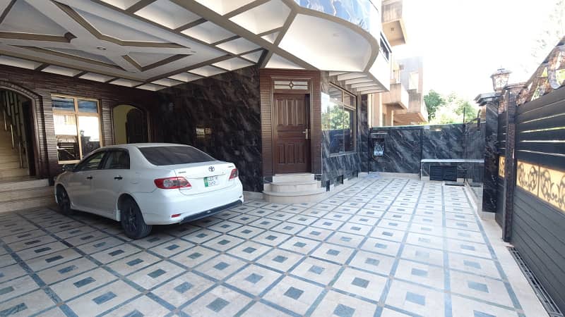 A Well Designed Prime Location House Is Up For sale In An Ideal Location In Islamabad 2