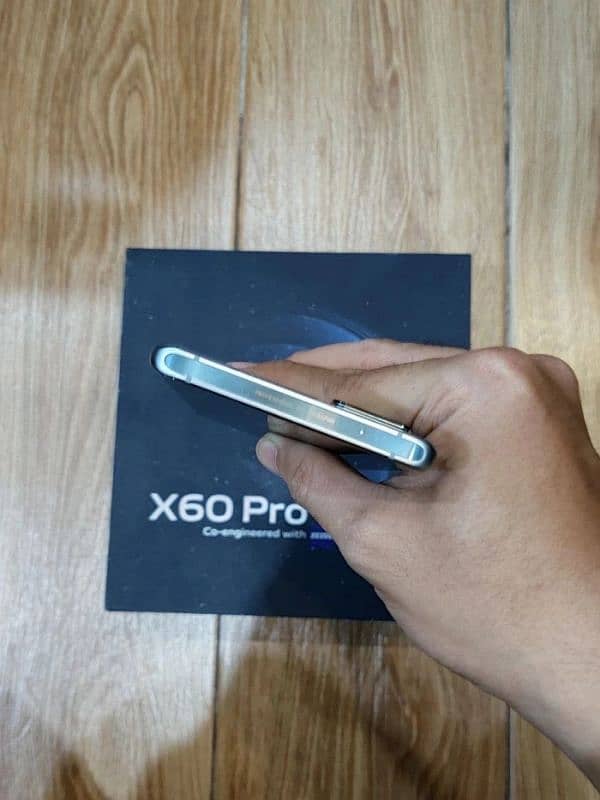 vivo x60 pro 4