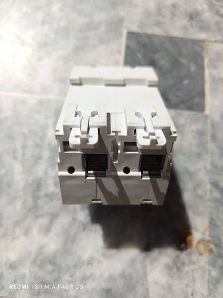 TOMZN TOB1Z 125 dc 600V 10ka battery breaker 3