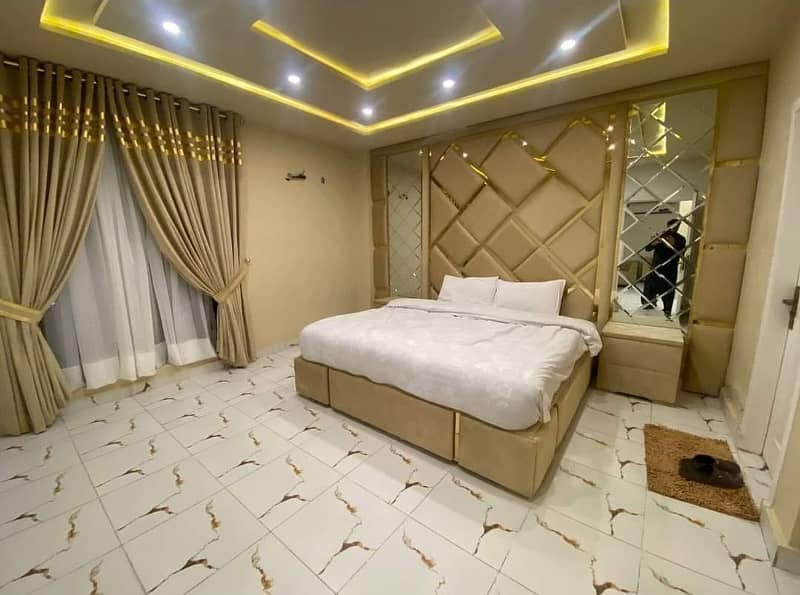 1 Bedroom VIP full furnishe flat for rent per day available in Bahia Town Lahore 1