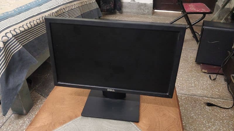 18" Dell HD LCD 0