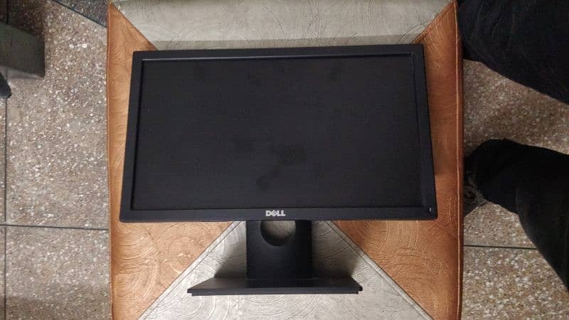 18" Dell HD LCD 2