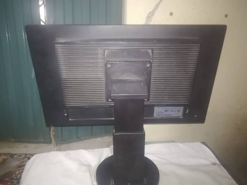 Computer LCD for sale (brand) SAMSUNG (condition) NEW 2