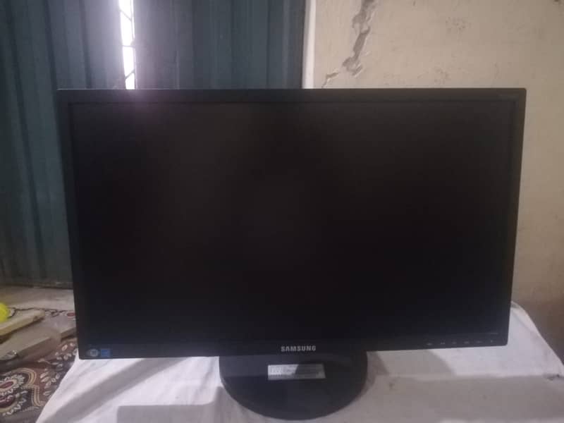 Computer LCD for sale (brand) SAMSUNG (condition) NEW 9