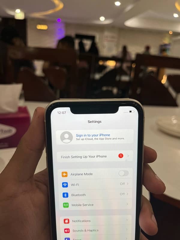 iphone 11 10/10 2month sim time Waterpack mobile phone sale no exchang 3