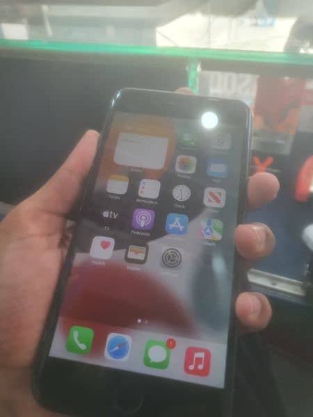 iphone 7plus 32gb pta approved 4