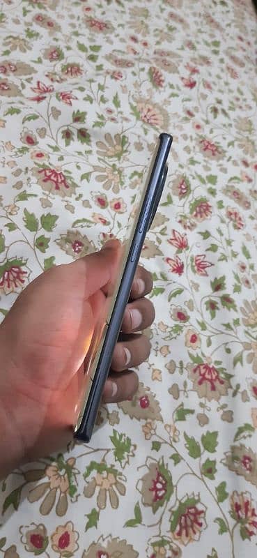 Tecno Spark 20 pro plus 2