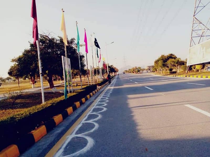 1 Kanal Plot, B-Block Start Construction Tomorrow: Prime Location, B-17! Islamabad!! 2