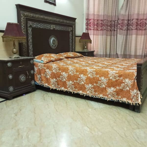 king size bed with side table with out matress 3