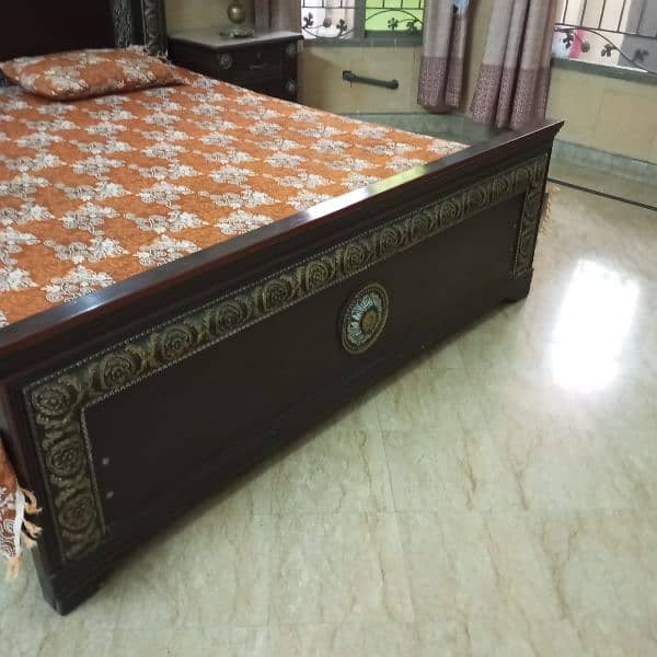 king size bed with side table with out matress 5