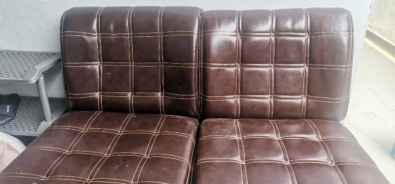 Sofa in Brand new condition 1