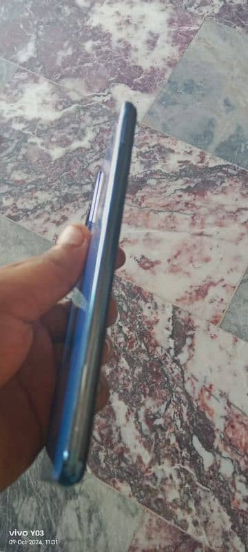 vivo v21e 10by9.5 All ok box Charge 3