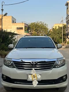 Toyota Fortuner 2013 0