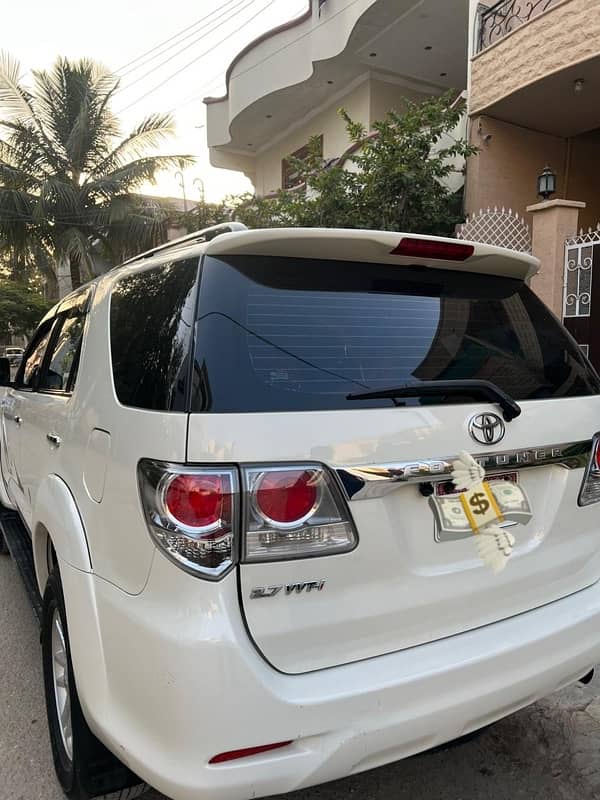 Toyota Fortuner 2013 1