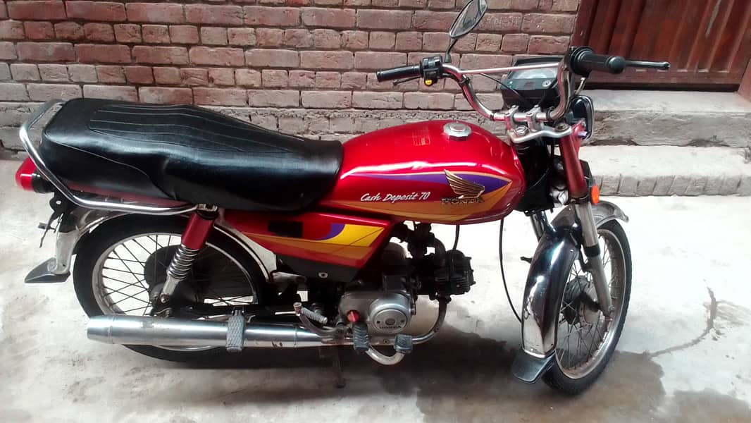 Honda cd70 japanes full genuine condition bike hai lush 1