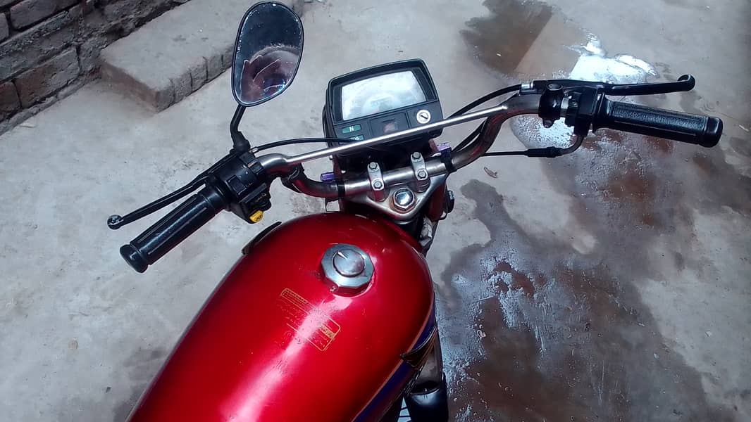 Honda cd70 japanes full genuine condition bike hai lush 2