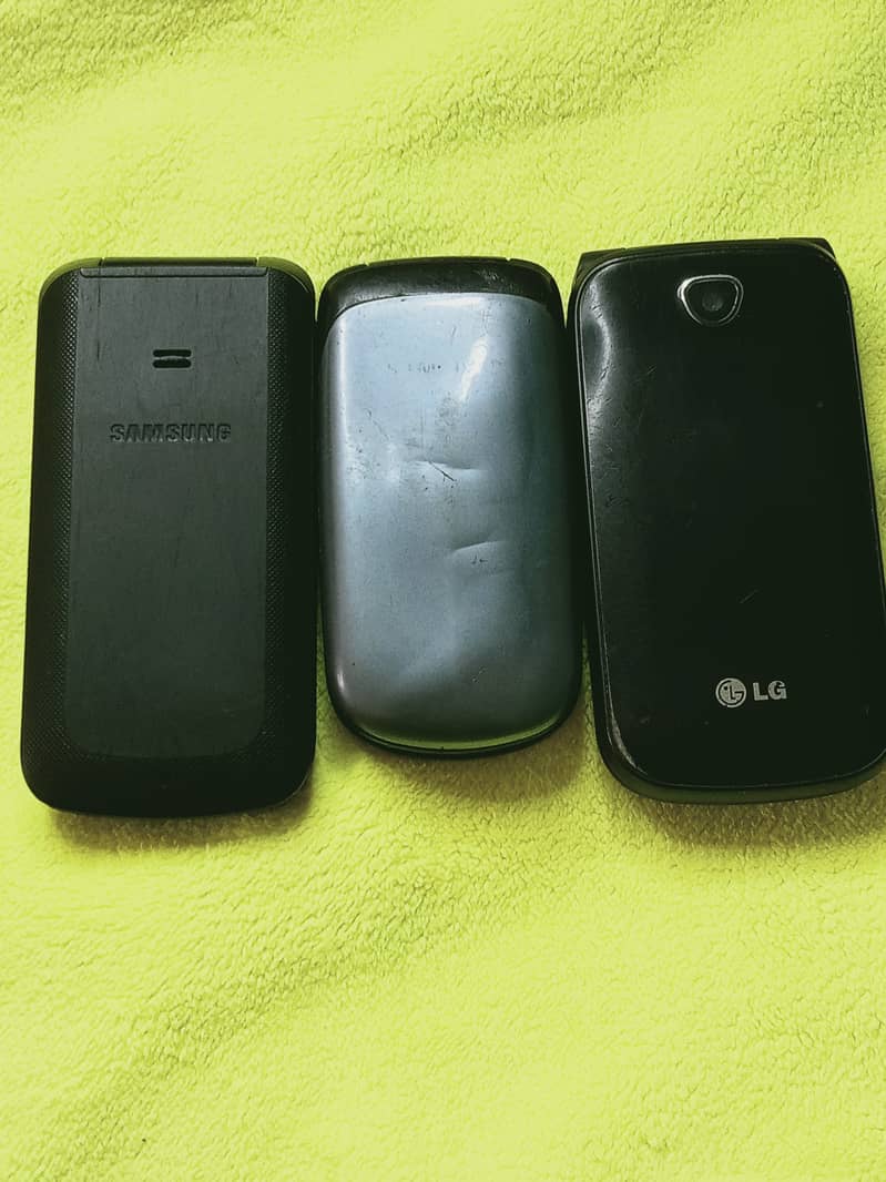 Samsung LG old phone 3