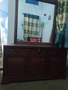 Dresser/Dressing table