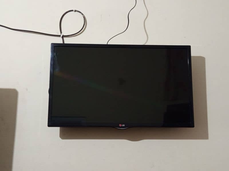 led 32 inch he leg compani he 4