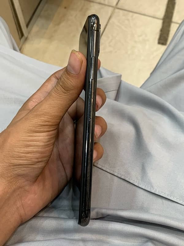 iPhone xsmax 256gb non pta 10/10 condition 4