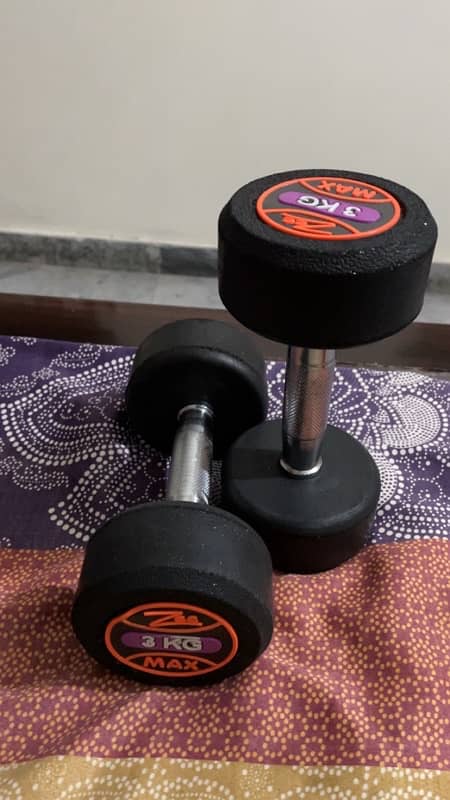 3+3=6 kg dumbells just on day use brand new 2