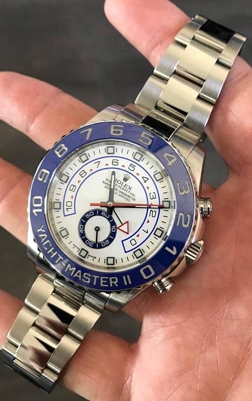 WATCH BUYER / Rolex GMT-Master II Hublot Classic Fusion Cartier Tank 3