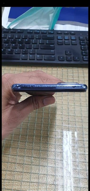 Vivo V21e urgent for sale 3